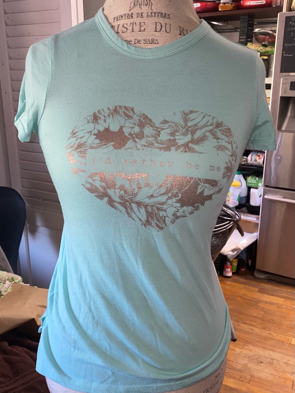 Mudd Light Aqua Short Sleeve Tee with Metallic Floral Heart “Id Rather Be Me”